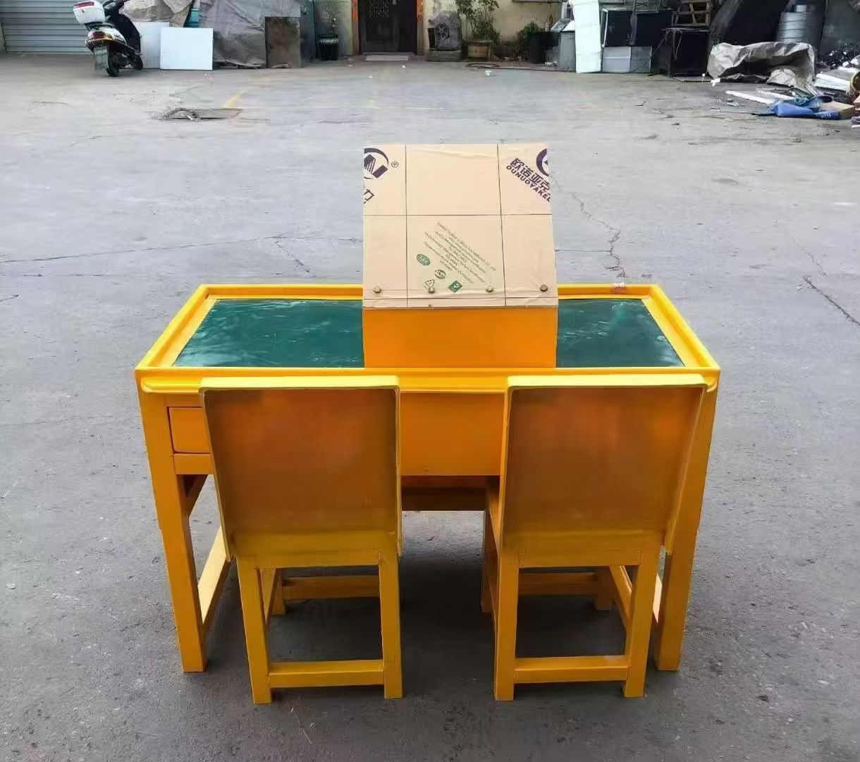 枣强防静电导通桌井下煤矿火工品发放桌：危险品流转的安全守护者